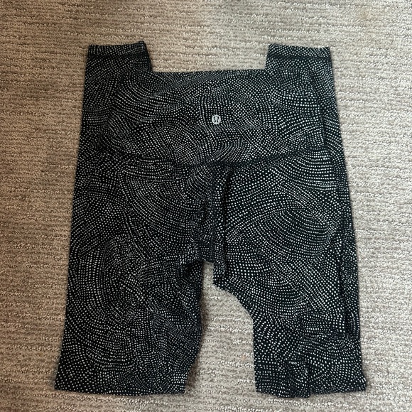 Dot pattern size 4 align leggings - Picture 4 of 4